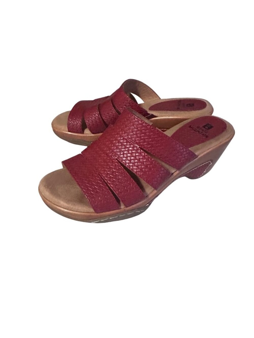 White Mountain red lsip on Valora sandals size 8M